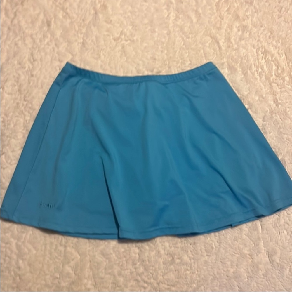 Bolle Tennis Skort- Aqua Blue. Like NEW condition. Size Medium - Picture 1 of 5